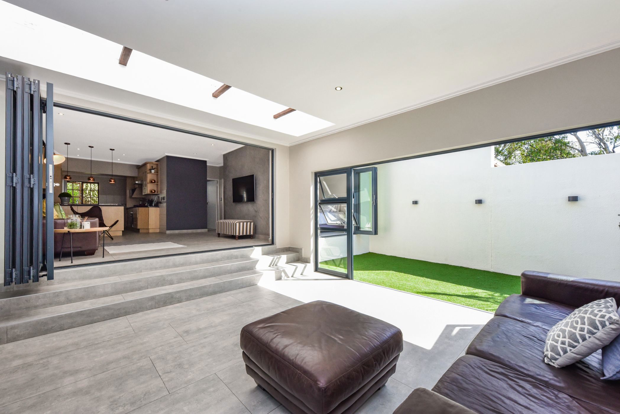 Townhouse sold in Paulshof - FW1680794