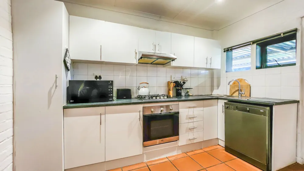Cottage let in Wellington - TKL1555853