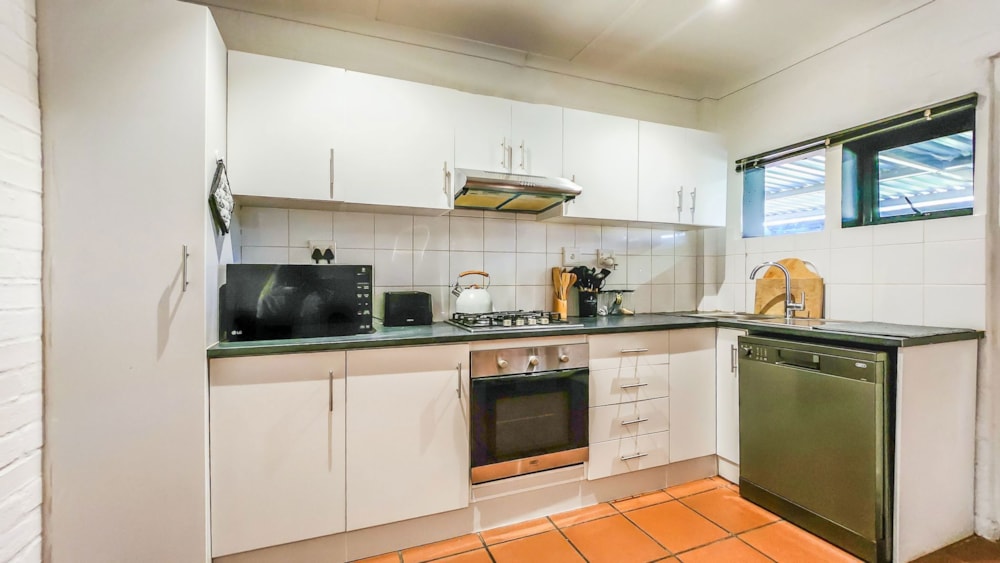 Cottage let in Wellington - TKL1555853