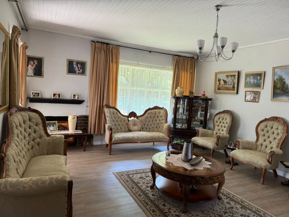 House for sale in Hutten Heights - 1NW1652432