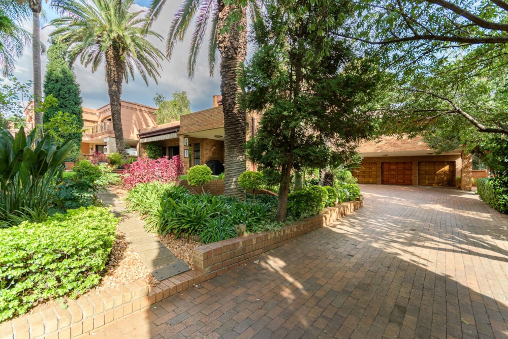 Multi-storey house for sale in Bedfordview - BED1652593 Multi-storey house for sale in Bedfordview - BED1652593