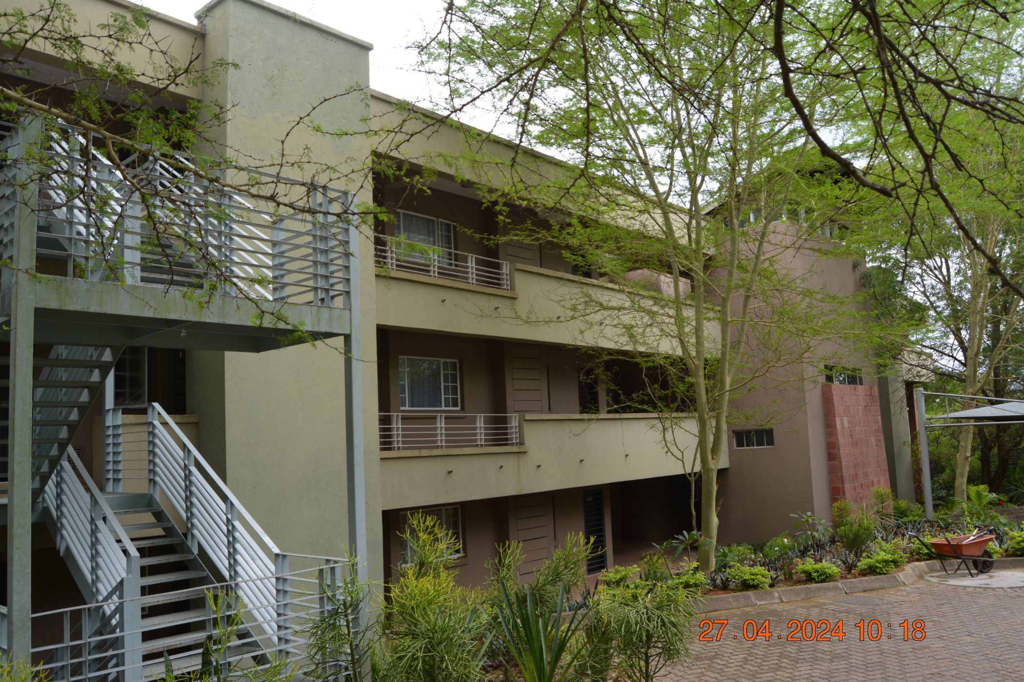 Apartment let in West Acres - 1NS1684388