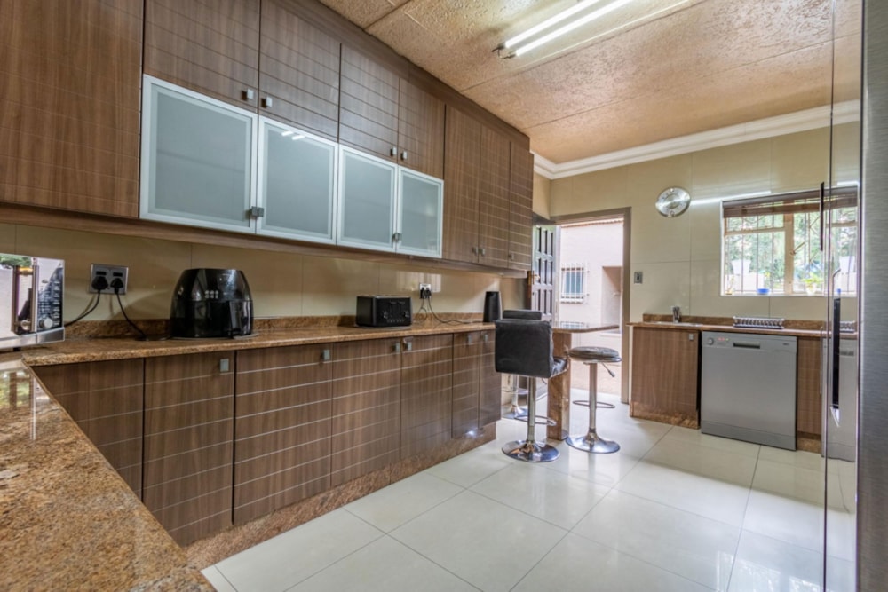 House for sale in Lakefield - BOK1665043