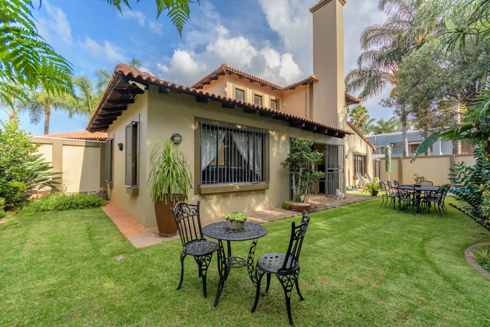 Double-storey cluster sold in Bedfordview - BED1690609 Double-storey cluster sold in Bedfordview - BED1690609