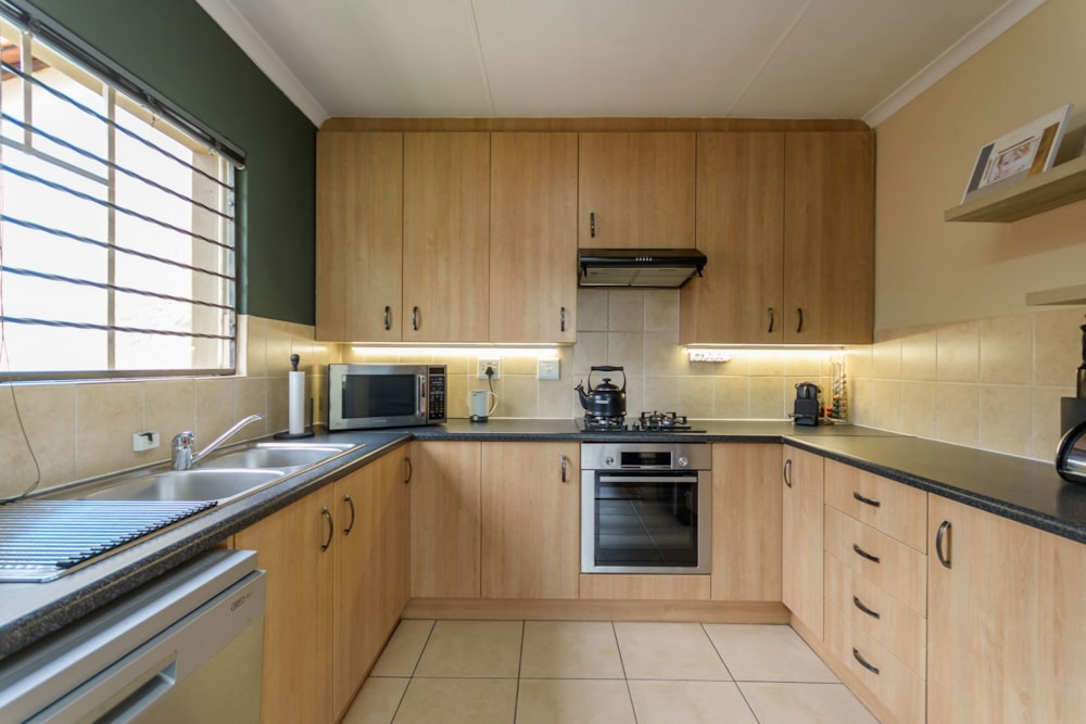 Townhouse sold in Honeydew Manor - RAN1652892 Townhouse sold in Honeydew Manor - RAN1652892