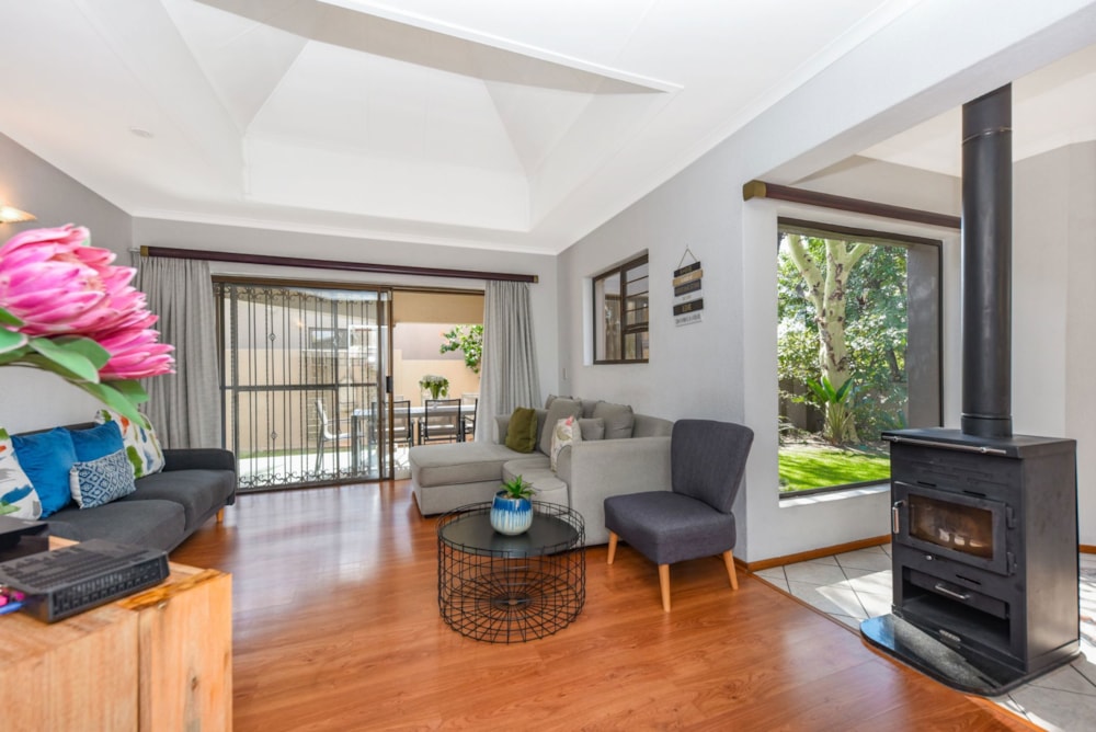 Single-storey cluster sold in Beverley - FW1656031 Single-storey cluster sold in Beverley - FW1656031