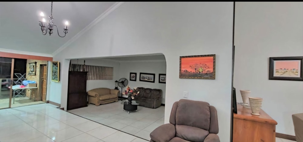 Double-storey house for sale in Heuwelsig, Bloemfontein - 1BX1737956