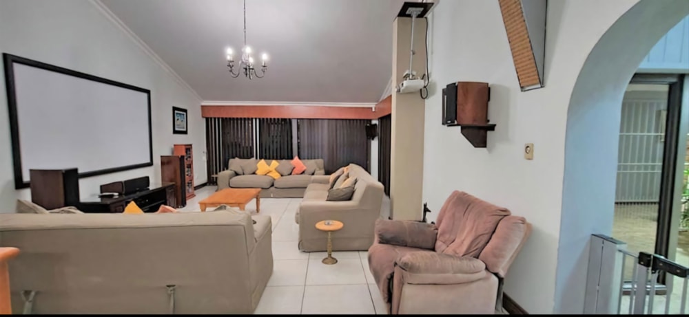Double-storey house for sale in Heuwelsig, Bloemfontein - 1BX1737956