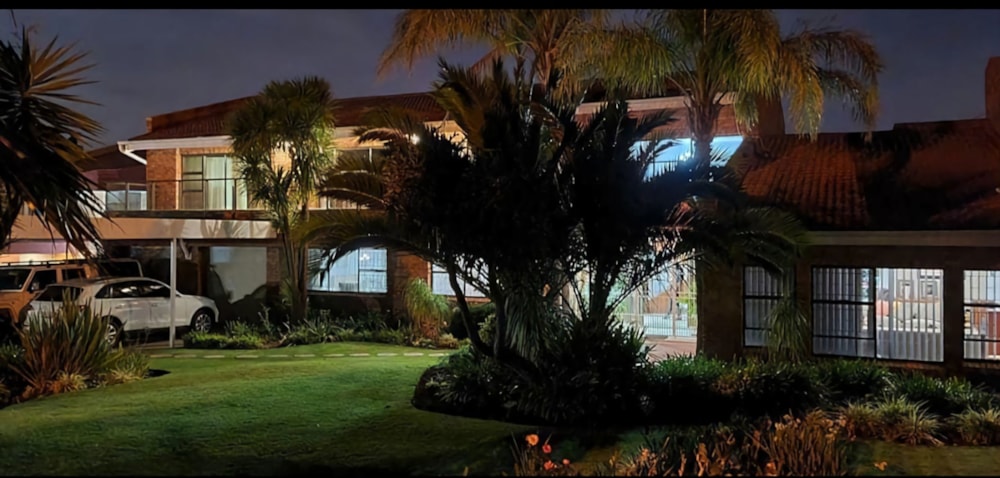 Double-storey house for sale in Heuwelsig, Bloemfontein - 1BX1737956