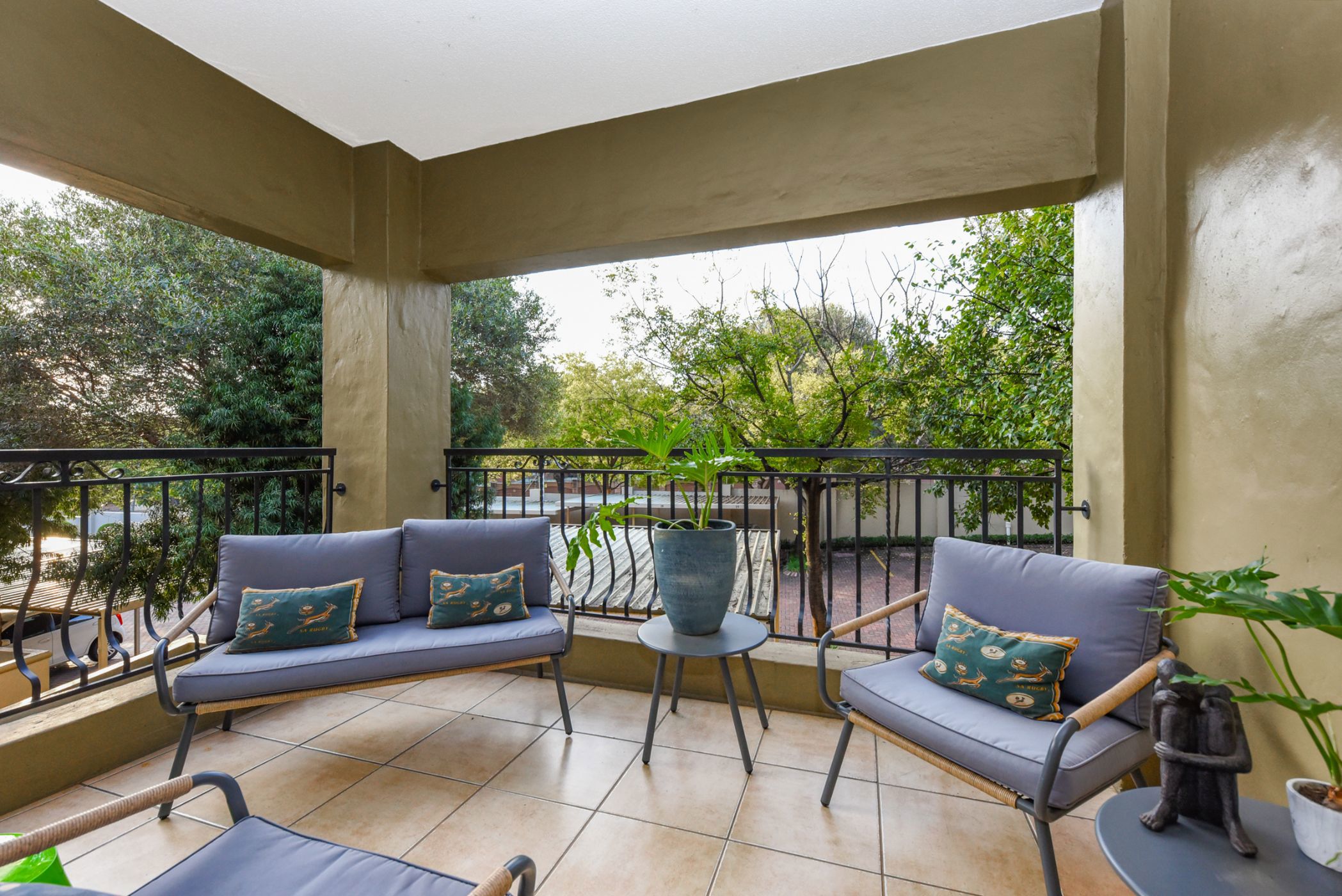 Apartment for sale in Douglasdale - FW1677465