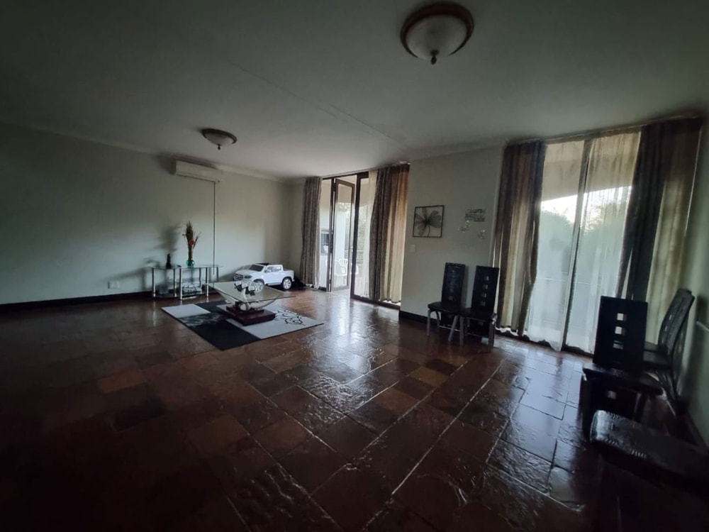 Townhouse for sale in Woodland Hills - 1BX1706553