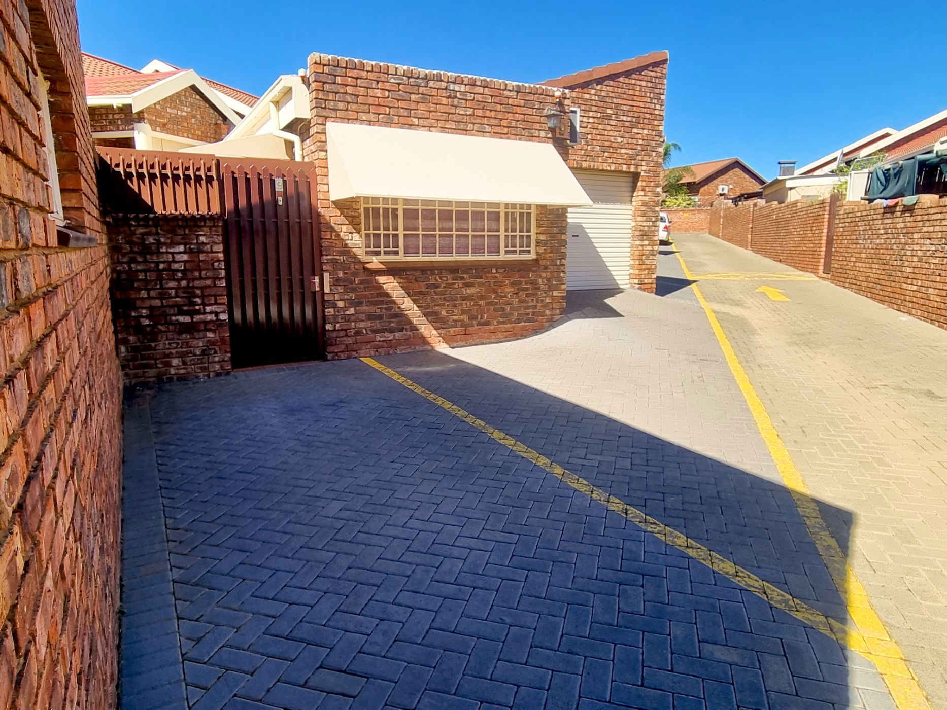 Townhouse for sale in Uitsig, Bloemfontein - 1BX1756088