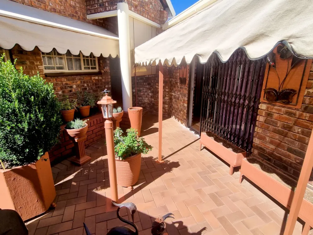 Townhouse for sale in Uitsig, Bloemfontein - 1BX1756088 Townhouse for sale in Uitsig, Bloemfontein - 1BX1756088