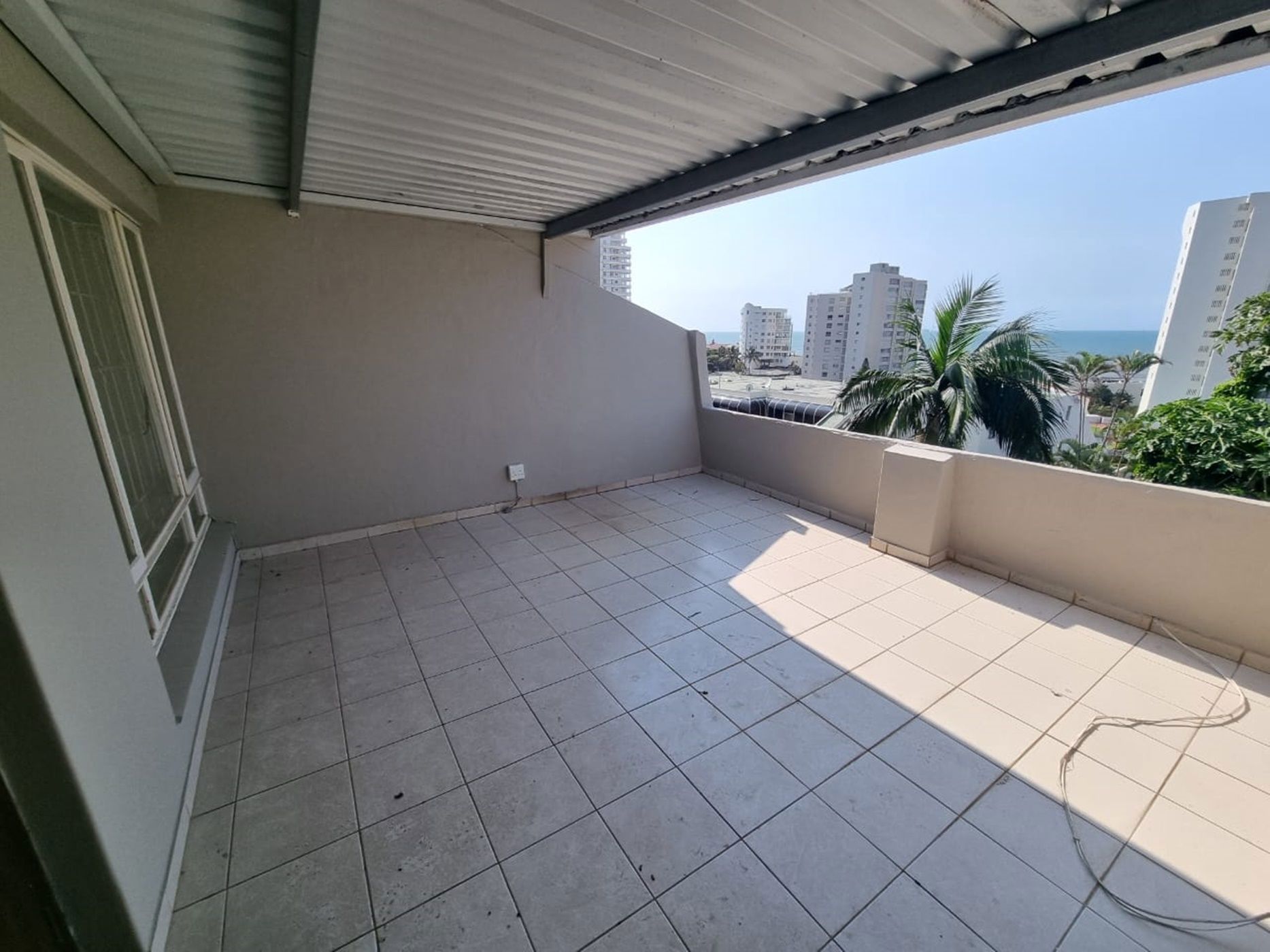 Apartment to rent in uMhlanga Rocks - 1ND1736157