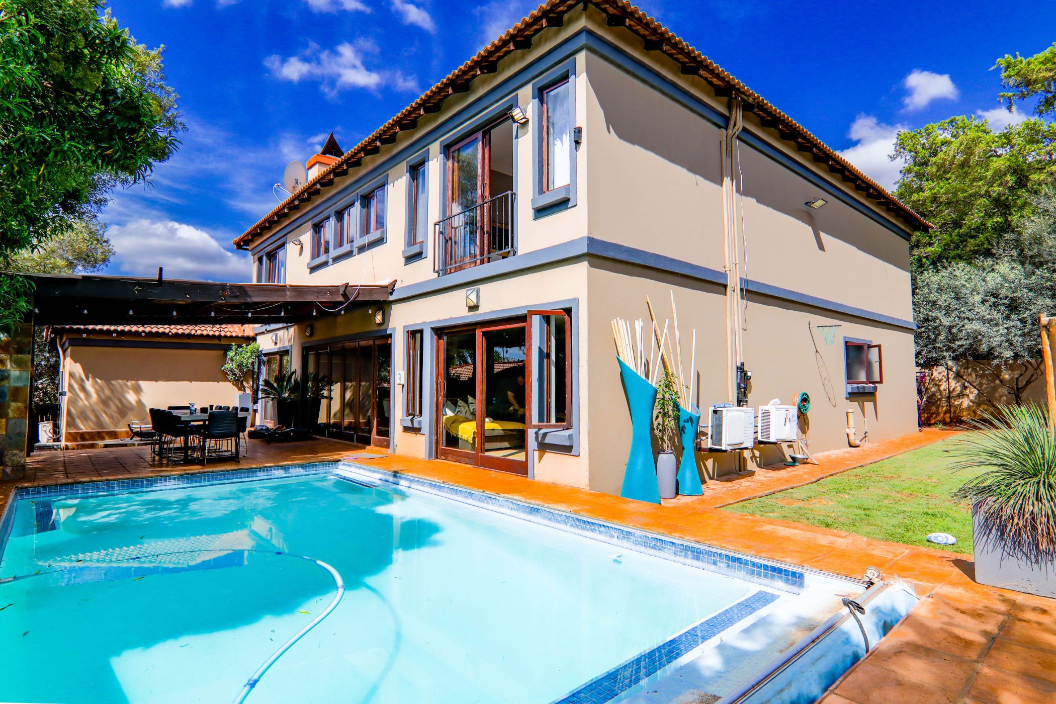 Security estate home for sale in Midstream Estate - CN1605956