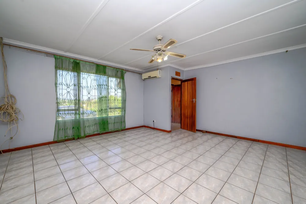 House for sale in Everest Heights - 1ND1653841