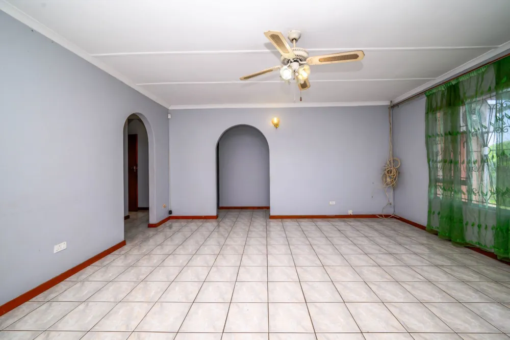 House for sale in Everest Heights - 1ND1653841