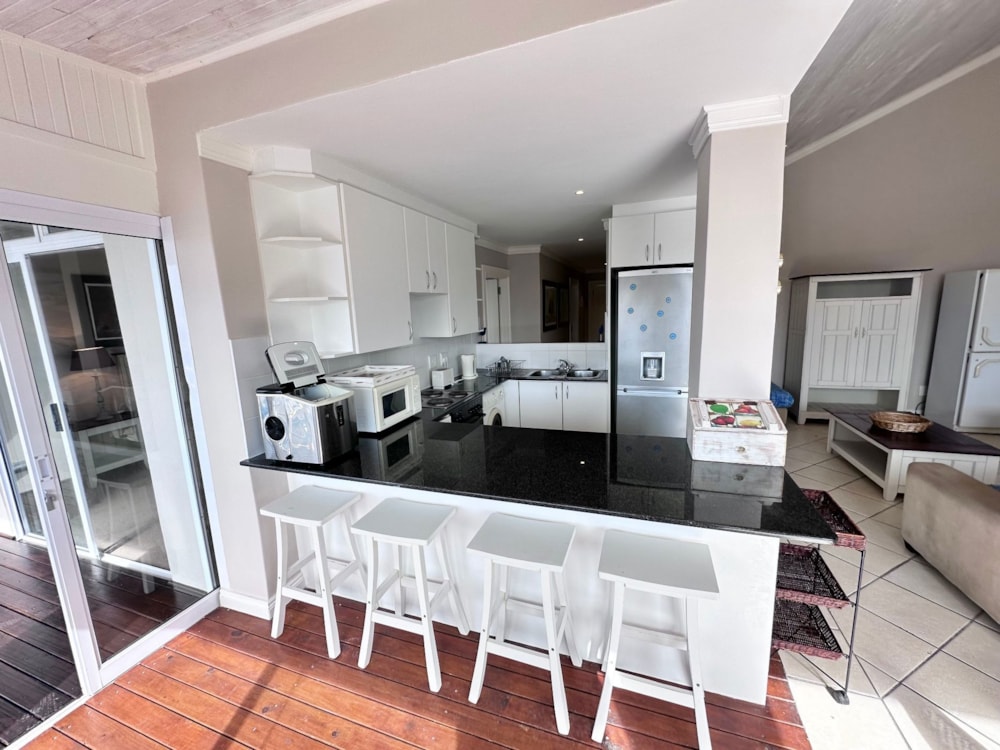 Apartment sold in Port St Francis - 1SA1606242 Apartment sold in Port St Francis - 1SA1606242