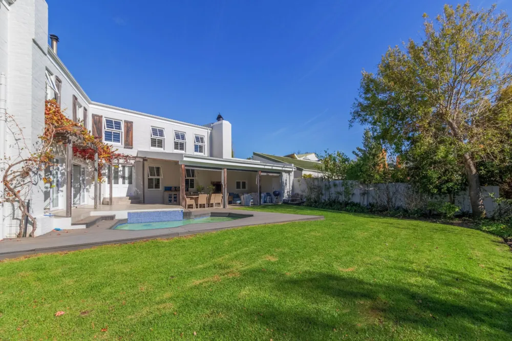 Double-storey house sold in Paradyskloof - ST1713284 Double-storey house sold in Paradyskloof - ST1713284