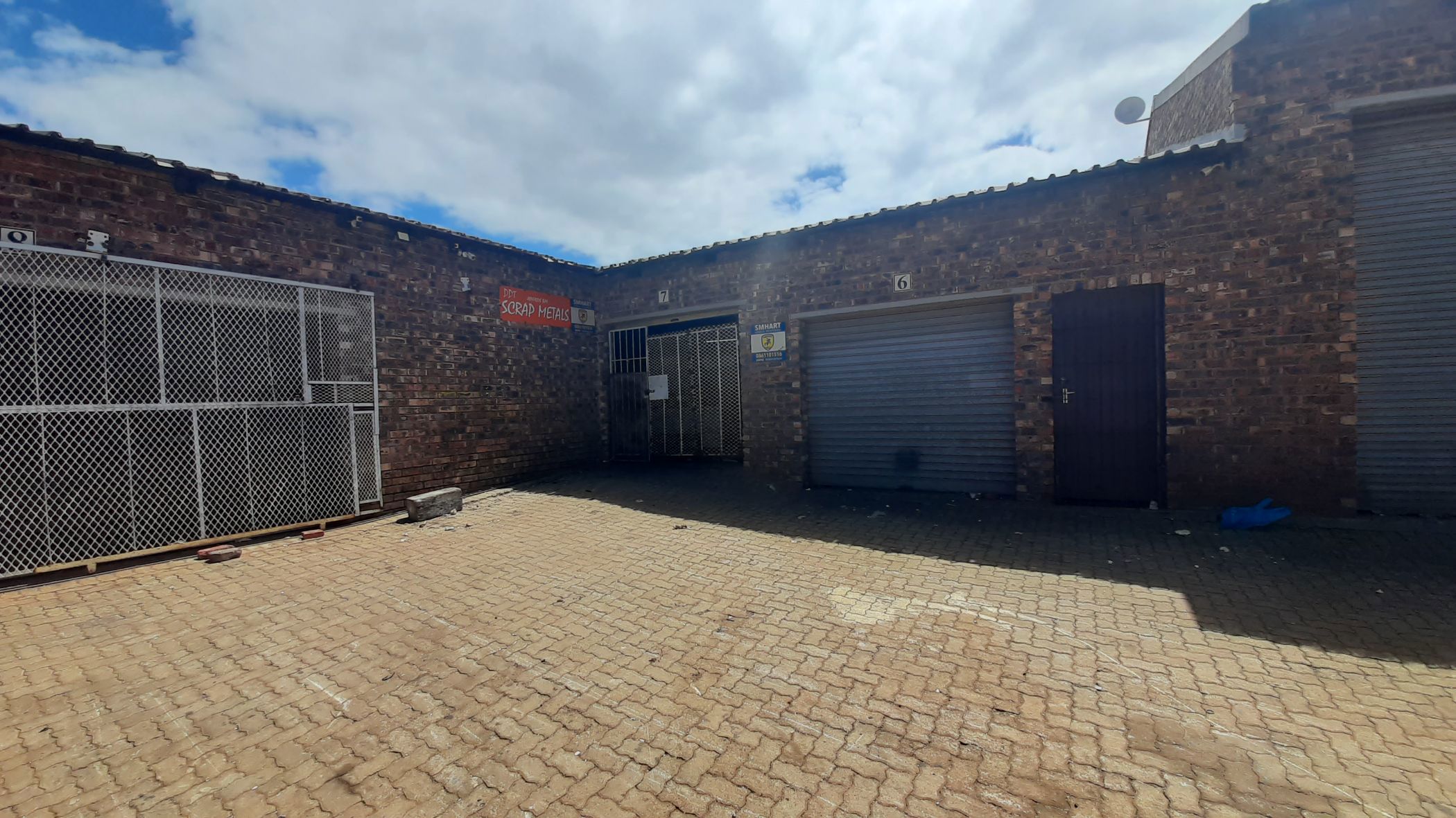 Commercial industrial property for sale in Ou Dorp - 1JF1634643
