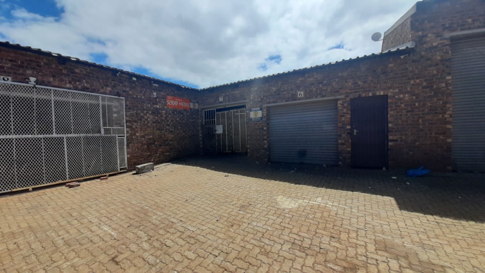 Commercial industrial property for sale in Ou Dorp - 1JF1634643