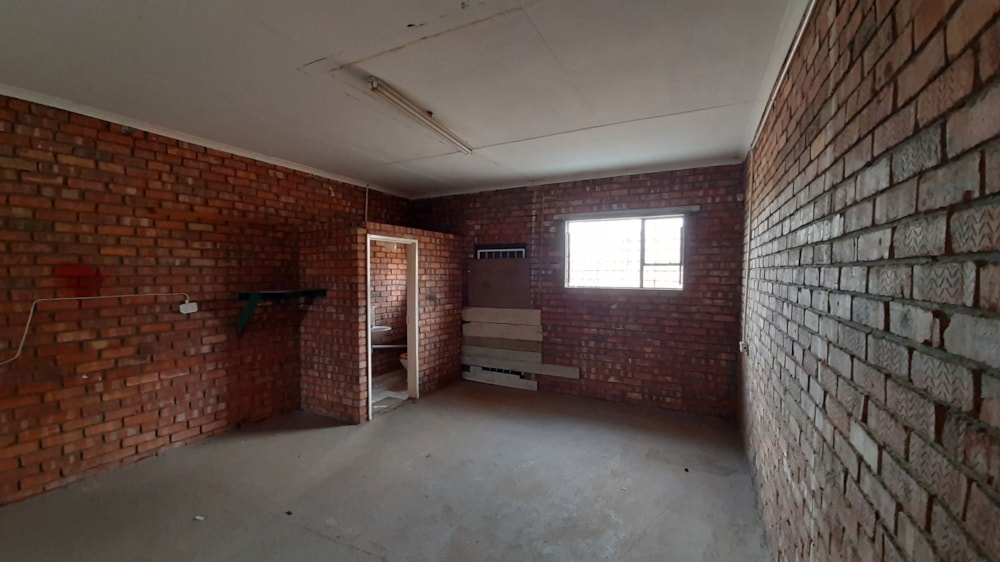 Commercial industrial property for sale in Ou Dorp - 1JF1634643