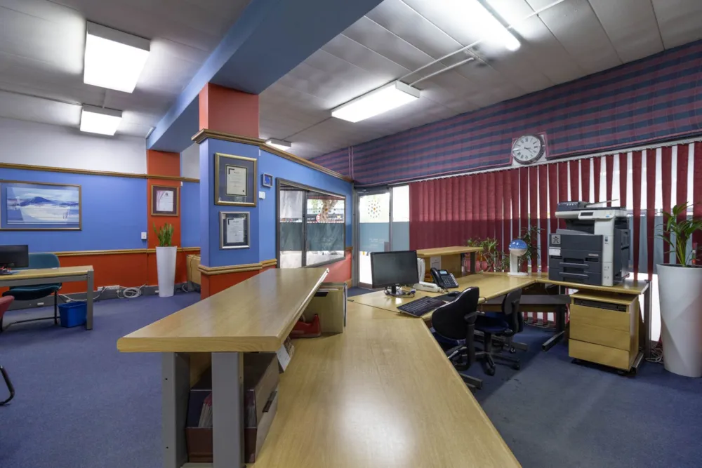 Commercial retail property for sale in New Redruth - 1AB1651150 Commercial retail property for sale in New Redruth - 1AB1651150