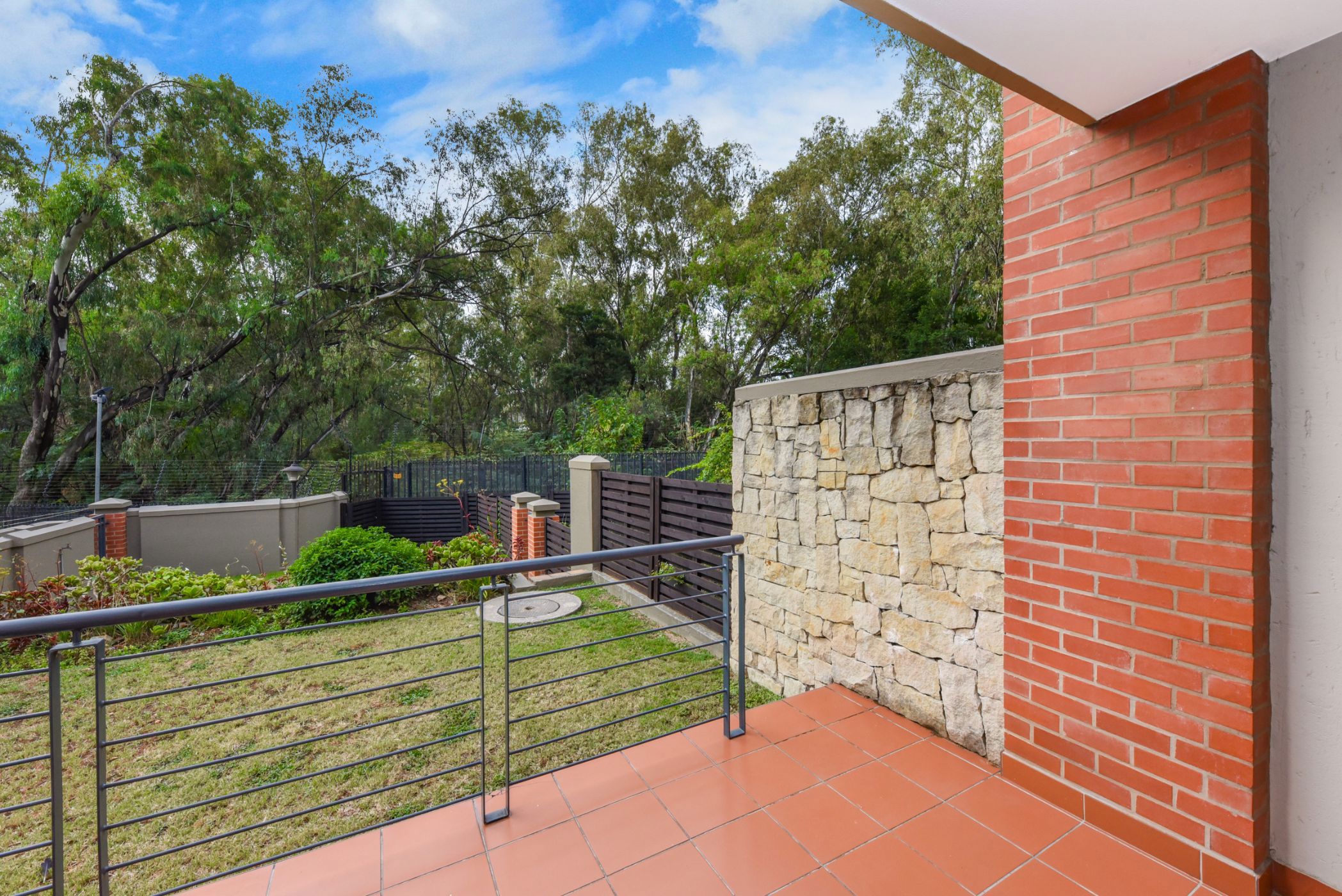 Apartment for sale in Douglasdale - FW1686499