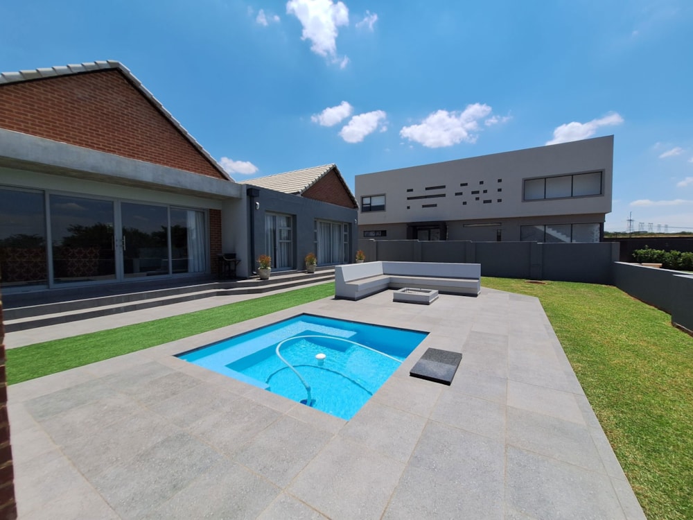 House for sale in Midstream Estate - CN1704566 House for sale in Midstream Estate - CN1704566