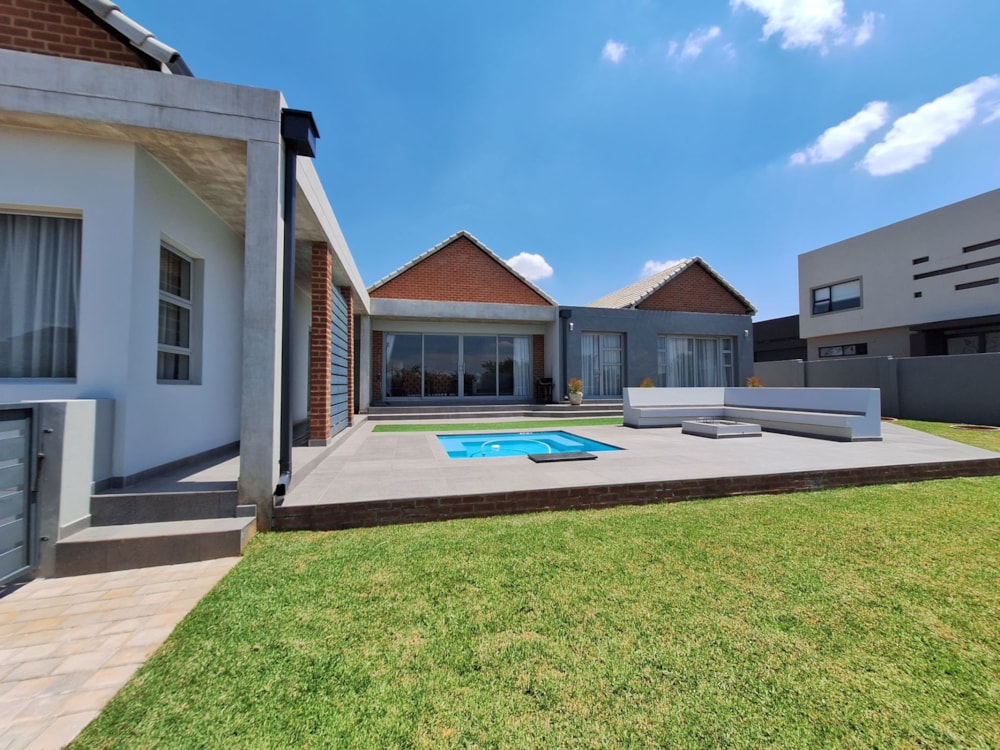 House for sale in Midstream Estate - CN1704566 House for sale in Midstream Estate - CN1704566