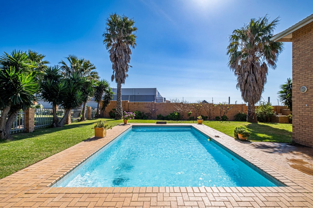 Bachelor apartment sold in Bluewater Bay, Port Elizabeth, Gqeberha - 1PLZ1654752 Bachelor apartment sold in Bluewater Bay, Port Elizabeth, Gqeberha - 1PLZ1654752