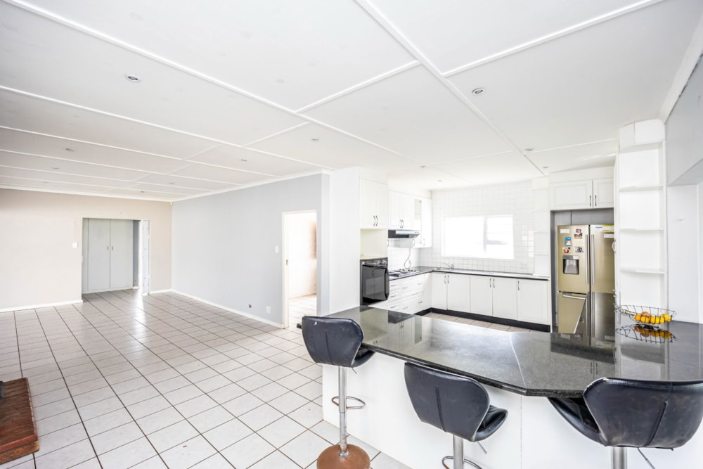 House for sale in Kidds Beach - 1ET1653450