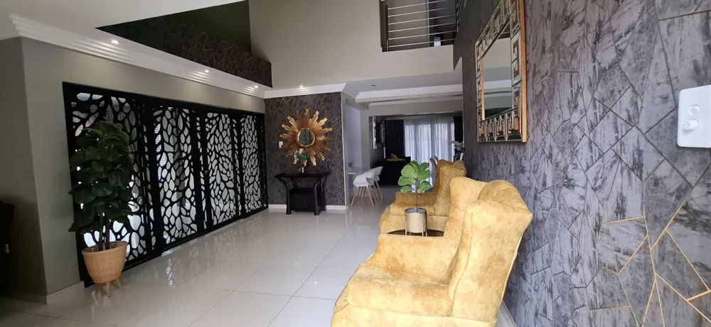 Double-storey house to rent in Bendor - 1PS1755001 Double-storey house to rent in Bendor - 1PS1755001