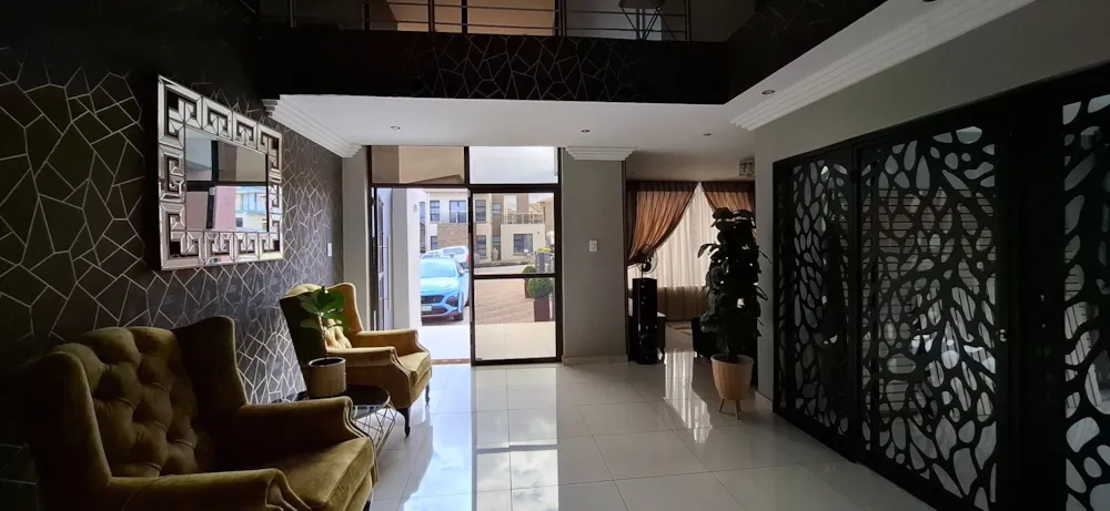 Double-storey house to rent in Bendor - 1PS1755001 Double-storey house to rent in Bendor - 1PS1755001