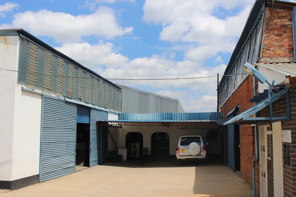 Commercial industrial property for sale in Graniteside, Zimbabwe - 3ZB1652918 Commercial industrial property for sale in Graniteside, Zimbabwe - 3ZB1652918