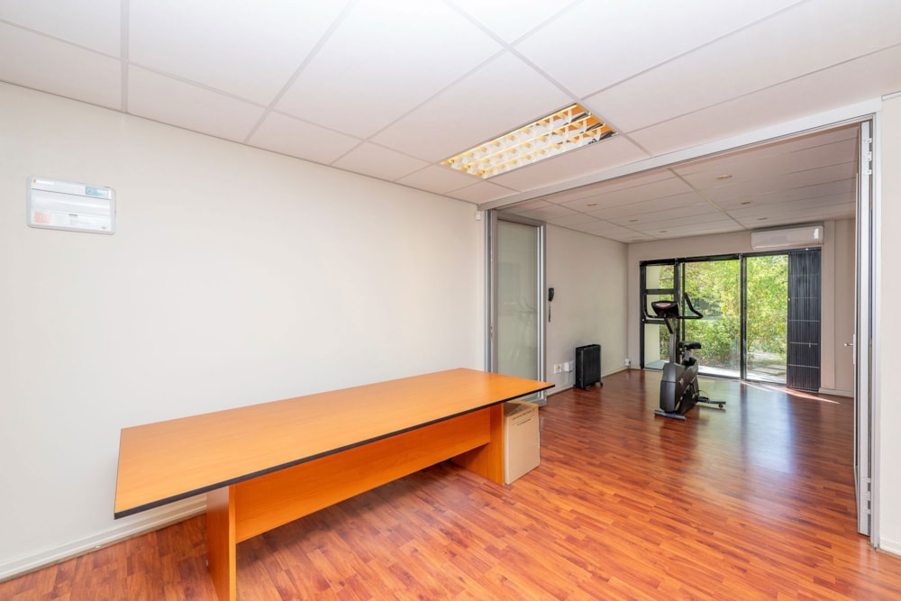 Commercial business let in Tygervalley Waterfront - DBV1653251 Commercial business let in Tygervalley Waterfront - DBV1653251