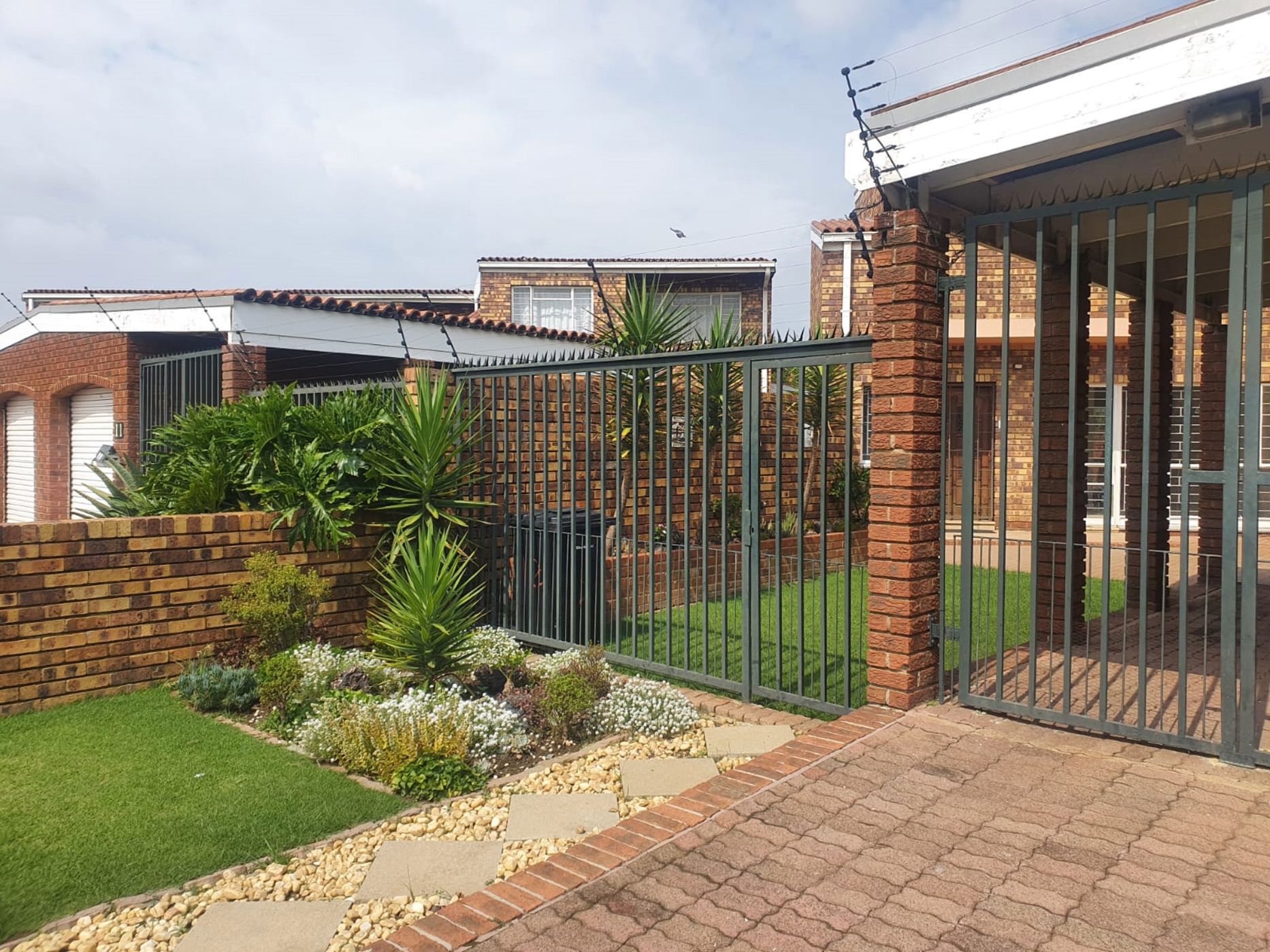 Double-storey cluster let in Selcourt - 1SP1703601