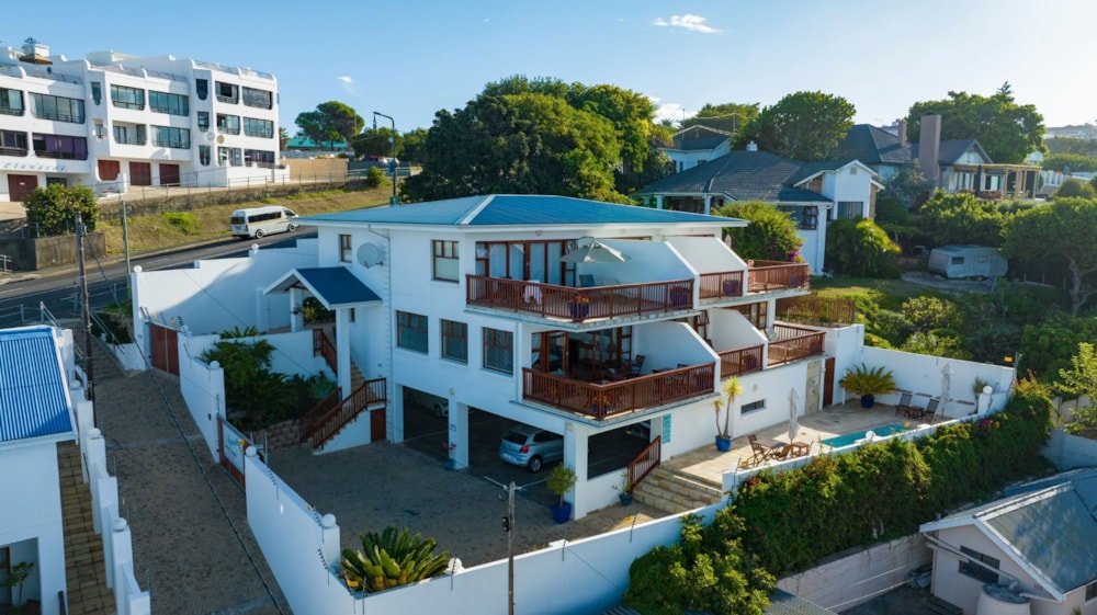 Guesthouse for sale in Mossel Bay Central - 1MB1654833