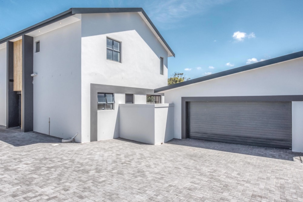 Double-storey house to rent in Upper Walmer - 1PLZ1705430 Double-storey house to rent in Upper Walmer - 1PLZ1705430