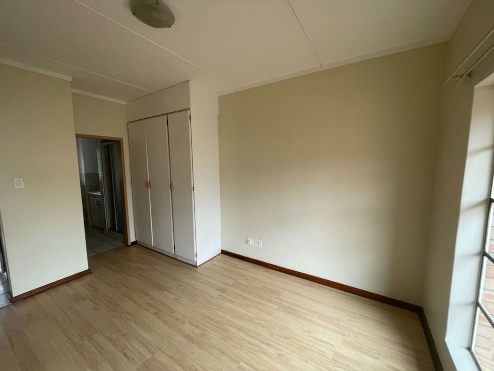 Bachelor apartment for sale in Hillcrest, Pretoria - PT1653573 Bachelor apartment for sale in Hillcrest, Pretoria - PT1653573
