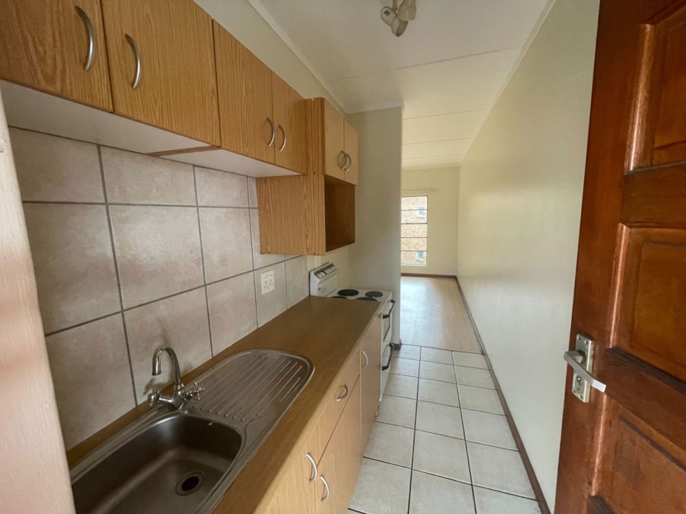 Bachelor apartment for sale in Hillcrest, Pretoria - PT1653573 Bachelor apartment for sale in Hillcrest, Pretoria - PT1653573
