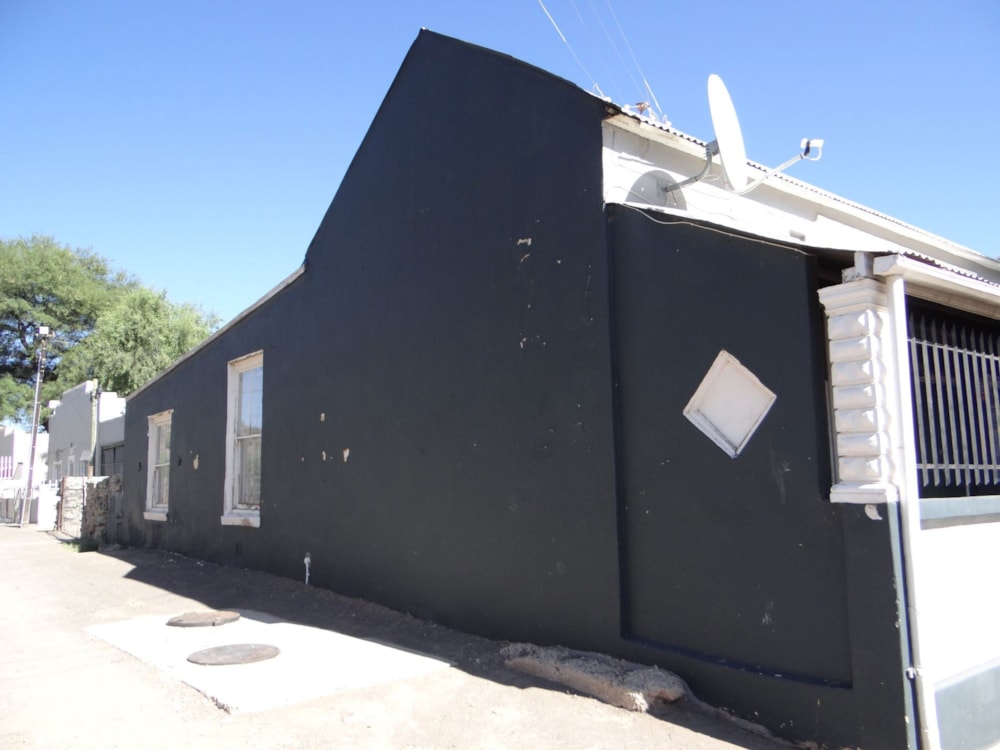 House sold in Middedorp, Beaufort West - 1KK1653803 House sold in Middedorp, Beaufort West - 1KK1653803