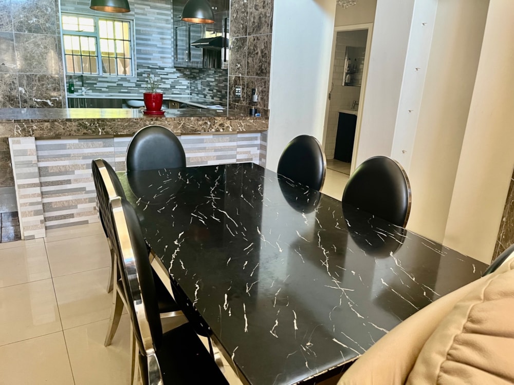 Apartment let in Hyde Park, Sandton - JBL1653890 Apartment let in Hyde Park, Sandton - JBL1653890