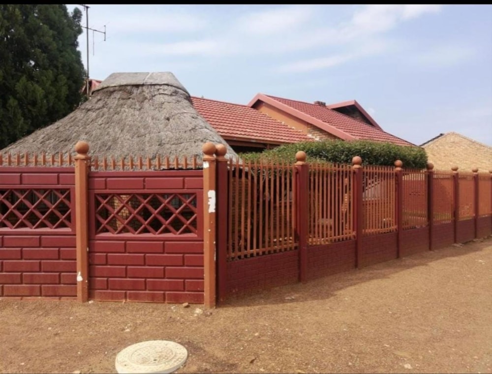 House for sale in Beverley Hills, Evaton - 1VT1654064 House for sale in Beverley Hills, Evaton - 1VT1654064