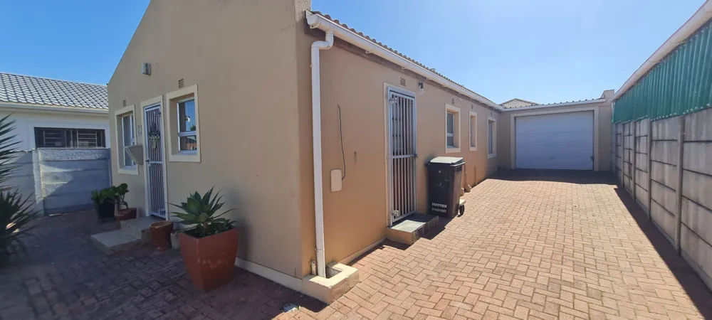 House let in Hagley, Kuils River - 1KV1742054 House let in Hagley, Kuils River - 1KV1742054