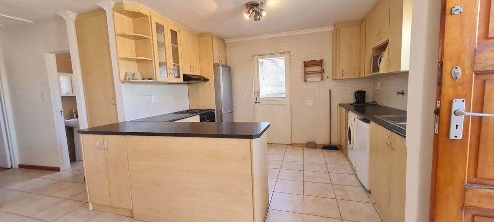 House let in Hagley, Kuils River - 1KV1697441 House let in Hagley, Kuils River - 1KV1697441