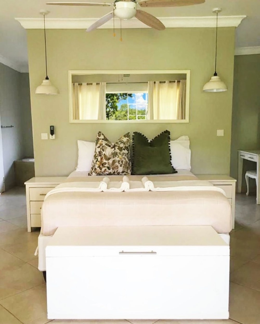 House for sale in Kariba, Zimbabwe - 3ZB1654319