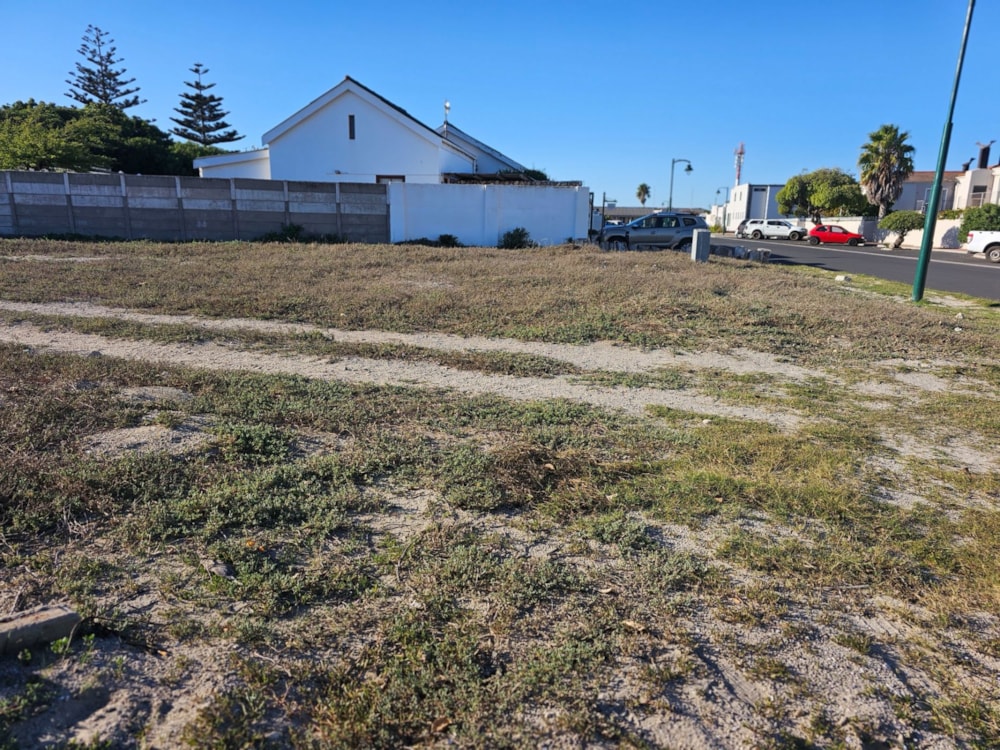 Vacant land for sale in Middedorp, Langebaan - LA1654348