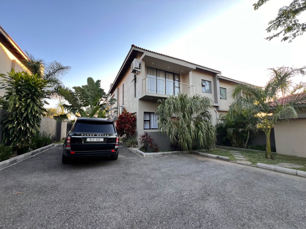 Double-storey apartment to rent in Roma, Zambia - 3ZA1654397