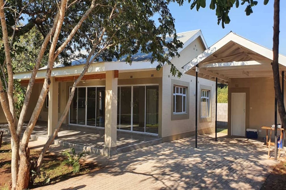 Townhouse for sale in Victoria Falls, Zimbabwe - 3ZB1654606